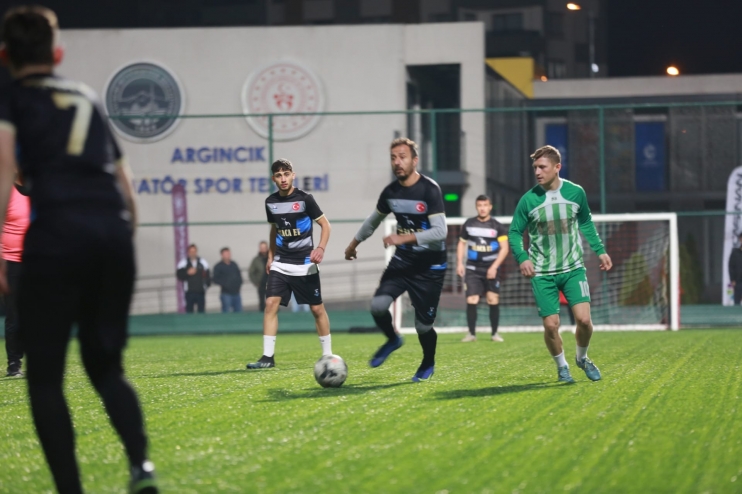 BAŞKAN ÇOLAKBAYRAKDAR’DAN FUTBOL SEVERLERE MÜJDE
