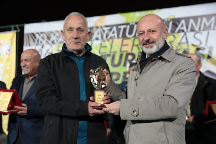 BAŞKAN ÇOLAKBAYRAKDAR’DAN FUTBOL SEVERLERE MÜJDE