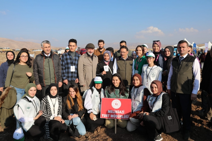 KAYSERİ’NİN DENİZİNDE, 3 YILDA 12 MİLYON AĞAÇ TOPRAKLA BULUŞUCAK