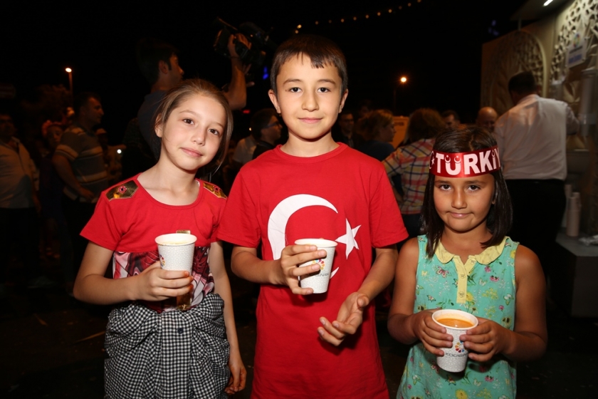 BAŞKAN ÇOLAKBAYRAKDAR “MİLLİ BİRLİK VE BERABERLİK PEKİŞTİ”