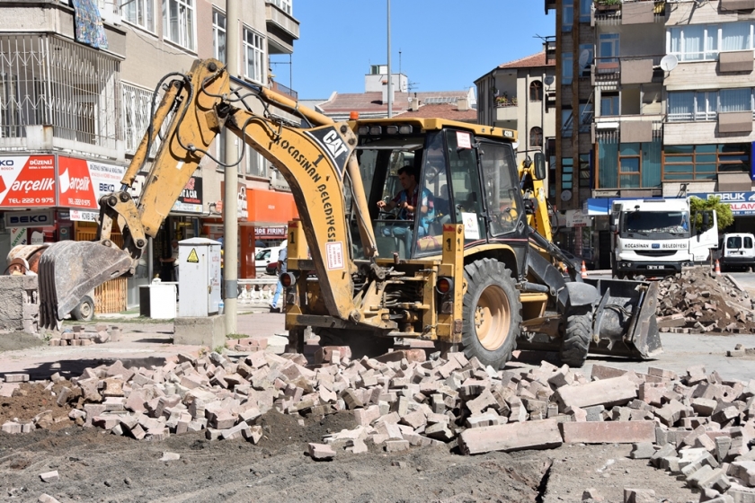 KOCASİNAN BELEDİYESİ MEHMET AKİF CADDESİNİ YENİLİYOR