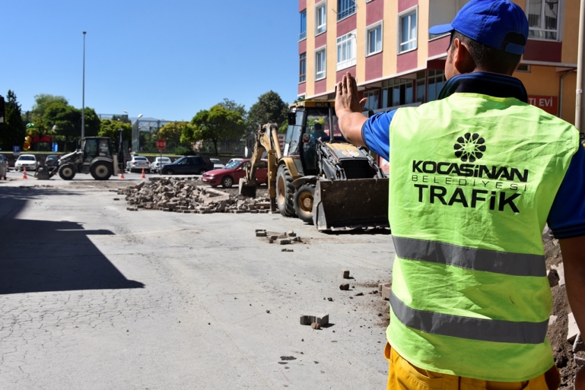 KOCASİNAN BELEDİYESİ MEHMET AKİF CADDESİNİ YENİLİYOR