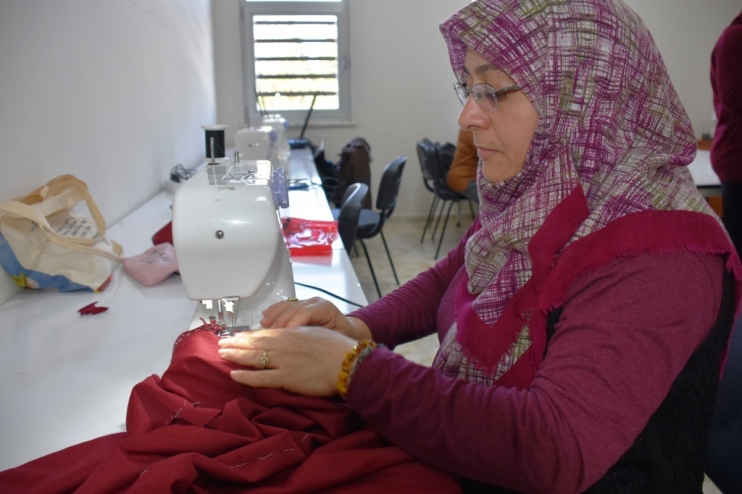 EV EKONOMİSİNE KATKI SAĞLAYAN KADINLARDAN BAŞKAN ÇOLAKBAYRAKDAR’A TEŞEKKÜR
