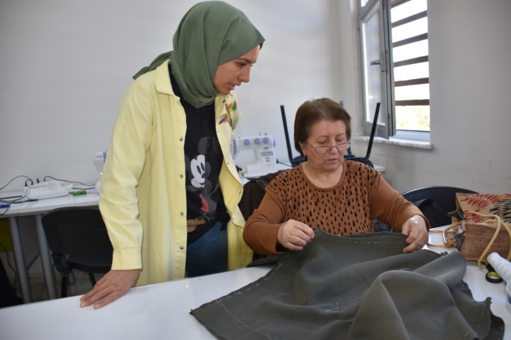 EV EKONOMİSİNE KATKI SAĞLAYAN KADINLARDAN BAŞKAN ÇOLAKBAYRAKDAR’A TEŞEKKÜR