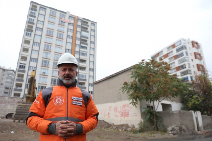 BAŞKAN ÇOLAKBAYRAKDAR; “DÖNÜŞÜMLE 2 BİN 185 AİLE BU KIŞI, SICACIK EVLERİNDE GEÇİRİYOR”