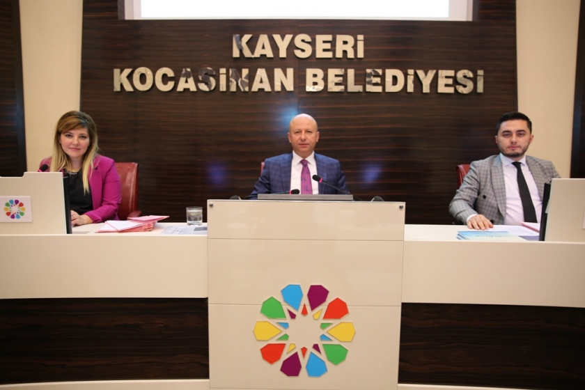 ÖRNEK BİRLİKTELİK SERGİLEYEN KOCASİNAN MECLİSİ’NDEN , 15 TEMMUZ ŞEHİTLERİNE VEFA