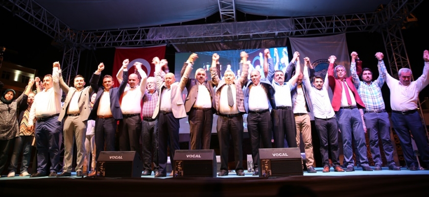 KOCASİNAN MECLİS ÜYELERİ KOL KOLA DEMOKRASİ NÖBETİNDE