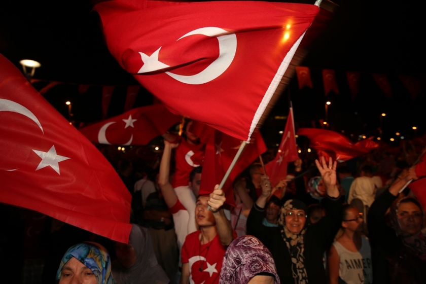 KOCASİNAN MECLİS ÜYELERİ KOL KOLA DEMOKRASİ NÖBETİNDE