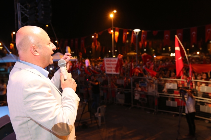 KOCASİNAN MECLİS ÜYELERİ KOL KOLA DEMOKRASİ NÖBETİNDE