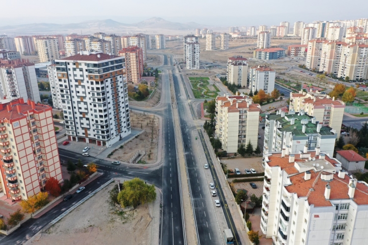 BAŞKAN ÇOLAKBAYRAKDAR; “KENDİ ÜRETTİĞİMİZ ASFALT İLE REKOR TASARRUF ELDE ETTİK”