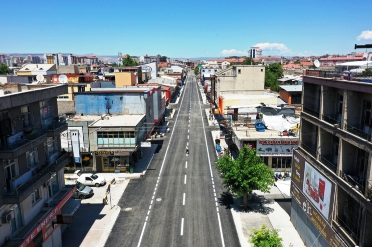 KOCASİNAN BELEDİYESİ’NDEN ASFALTTA DA TARİHİ REKOR