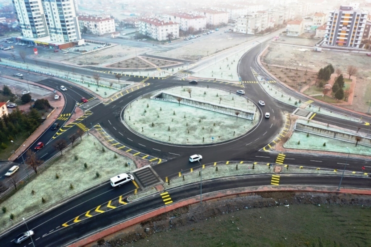 BAŞKAN ÇOLAKBAYRAKDAR’A, 4 CADDEYİ BİRBİRİNE BAĞLAYAN ‘AKILLI KAVŞAK’ TEŞEKKÜRÜ