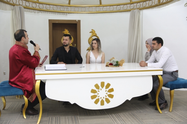 KOCASİNAN, 2022 YILINDA 3 BİN 138 MUTLU EVLİLİĞİN TEMELİNİ ATTI