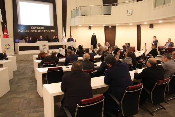 BAŞKAN ÇOLAKBAYRAKDAR, YILIN İLK MECLİSİNDE KENTSEL DÖNÜŞÜM MÜJDESİ VERDİ