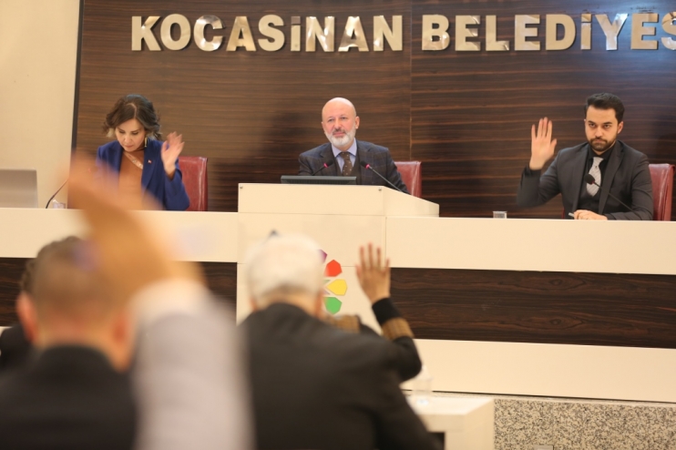 BAŞKAN ÇOLAKBAYRAKDAR, YILIN İLK MECLİSİNDE KENTSEL DÖNÜŞÜM MÜJDESİ VERDİ