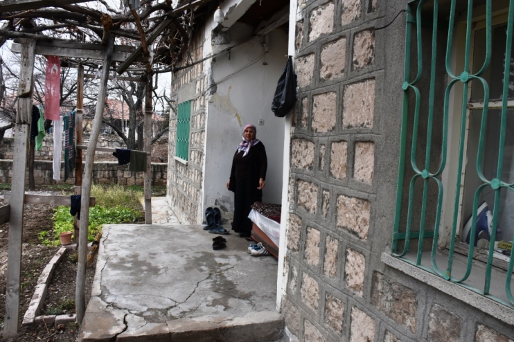 SEYRANİ SAKİNLERİ, ESKİYE ÖZLEM OLSA DA KAVUŞACAKLARI EVİN HEYECANINI YAŞIYOR