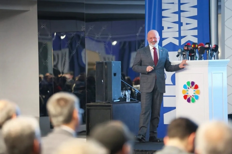 BAŞKAN ÇOLAKBAYRAKDAR; “ŞEHRİ, GELECEĞE TAŞIYACAK BİR VİZYON İLE ÇALIŞIYORUZ”