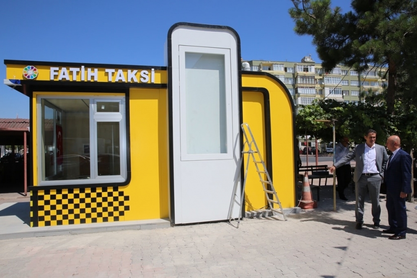 ÇOLAKBAYRAKDAR “KOCASİNAN’DA TAKSİ DURAKLARI DA GÜZELLEŞİYOR”