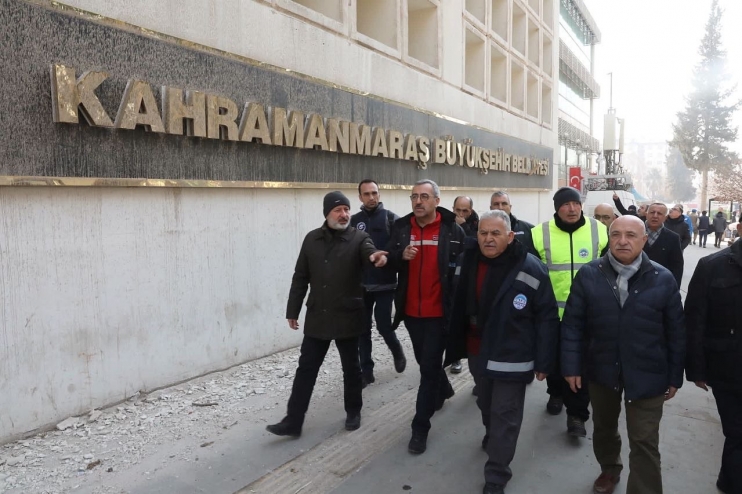 BAŞKAN ÇOLAKBAYRAKDAR, “BU GÜNLERİ HEP BİRLİKTE ATLATACAĞIZ”
