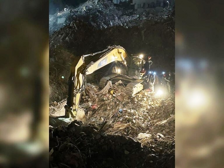 BAŞKAN ÇOLAKBAYRAKDAR; “DEPREMİN İLK SAATLERİNDEN İTİBAREN GECE-GÜNDÜZ DURMADAN ÇALIŞIYORUZ”