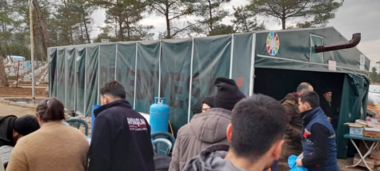KOCASİNAN BELEDİYESİ, DEPREMZEDELER İÇİN 7/24 ÇALIŞIYOR