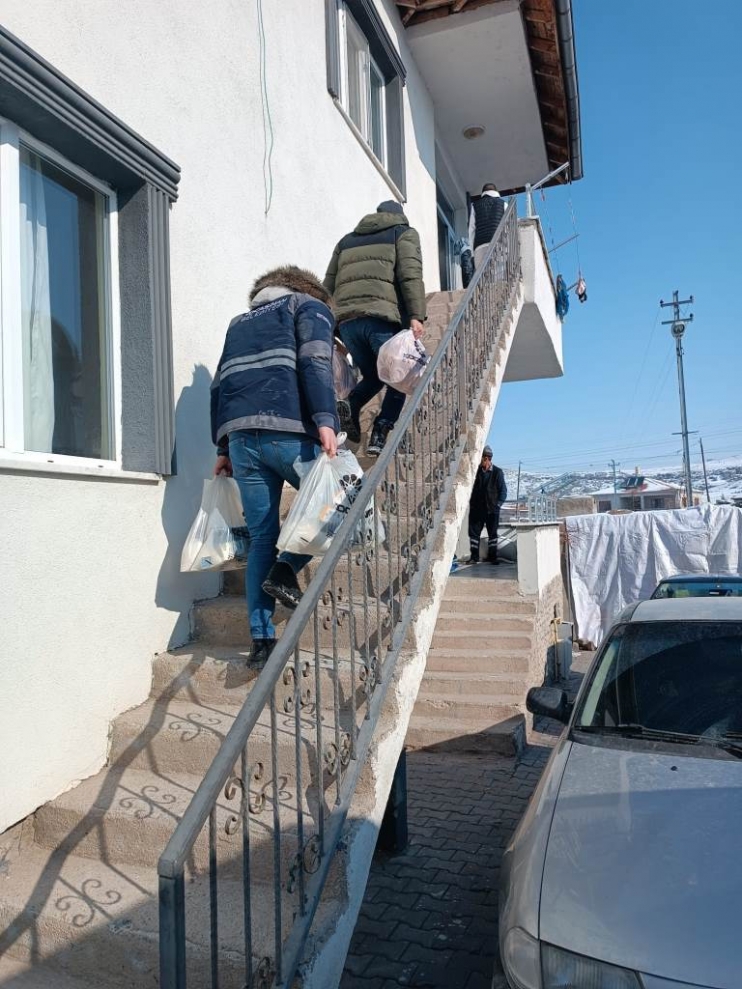 KOCASİNAN BELEDİYESİ, DEPREMZEDELER İÇİN 7/24 ÇALIŞIYOR
