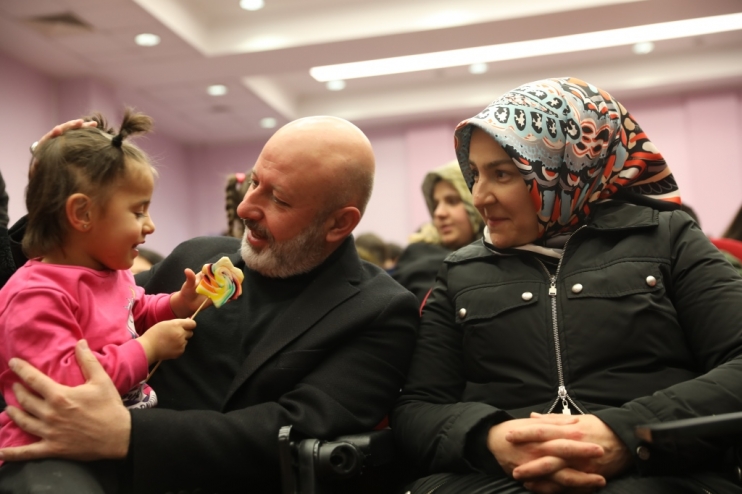 BAŞKAN ÇOLAKBAYRAKDAR; “BU ZOR GÜNLERİ, HER BİRLİKTE EL ELE GÖNÜL GÖNÜLE AŞACAĞIZ”