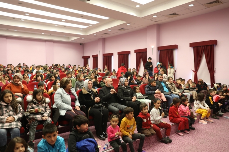 BAŞKAN ÇOLAKBAYRAKDAR; “BU ZOR GÜNLERİ, HER BİRLİKTE EL ELE GÖNÜL GÖNÜLE AŞACAĞIZ”