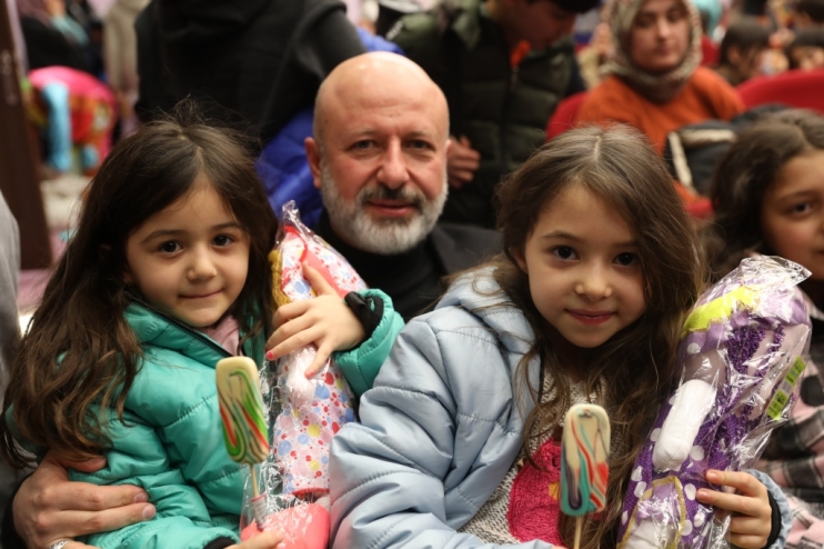 BAŞKAN ÇOLAKBAYRAKDAR; “BU ZOR GÜNLERİ, HER BİRLİKTE EL ELE GÖNÜL GÖNÜLE AŞACAĞIZ”