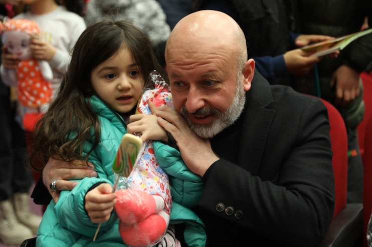 BAŞKAN ÇOLAKBAYRAKDAR; “BU ZOR GÜNLERİ, HER BİRLİKTE EL ELE GÖNÜL GÖNÜLE AŞACAĞIZ”