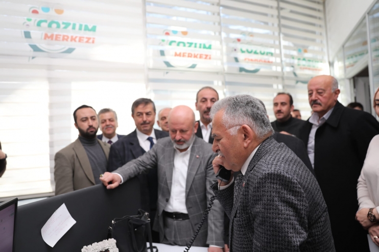 BAŞKAN ÇOLAKBAYRAKDAR; “ÇÖZÜM MERKEZİ, 7/24 SAAT ÇALIŞARAK, YARALARI SARIYOR”