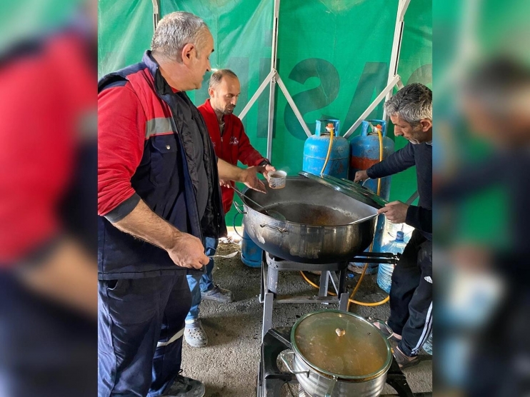 BAŞKAN ÇOLAKBAYRAKDAR; “SON YARALAR SARILANA KADAR, AFET BÖLGELERİNDEYİZ”