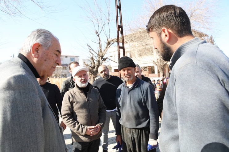 BAŞKAN ÇOLAKBAYRAKDAR, BU SEFERDE MECLİS ÜYELERİYLE DEPREM BÖLGESİNDE