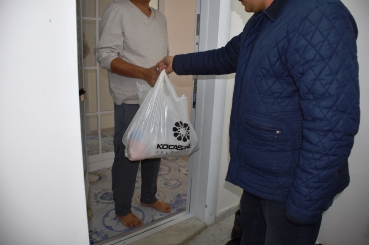 BAŞKAN ÇOLAKBAYRAKDAR; “DEPREMZEDE KARDEŞLERİMİZİN HER ALANDA İHTİYAÇLARINI KARŞILIYORUZ”
