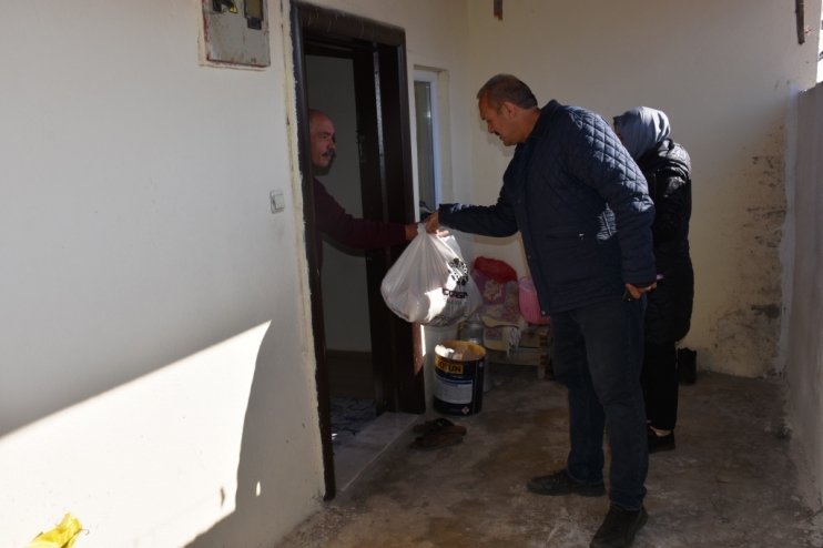 BAŞKAN ÇOLAKBAYRAKDAR; “DEPREMZEDE KARDEŞLERİMİZİN HER ALANDA İHTİYAÇLARINI KARŞILIYORUZ”