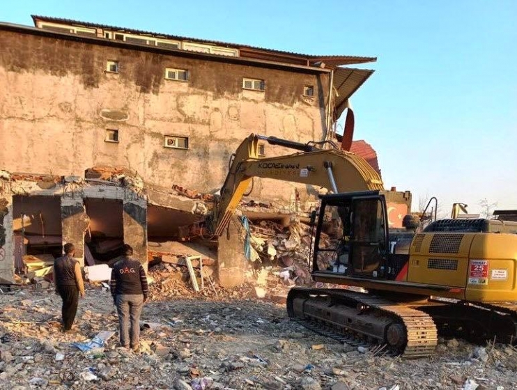 BAŞKAN ÇOLAKBAYRAKDAR; “KARDEŞ BELEDİYE TÜRKOĞLU İÇİN TÜM İMKANLARIMIZI SEFER ETTİK”
