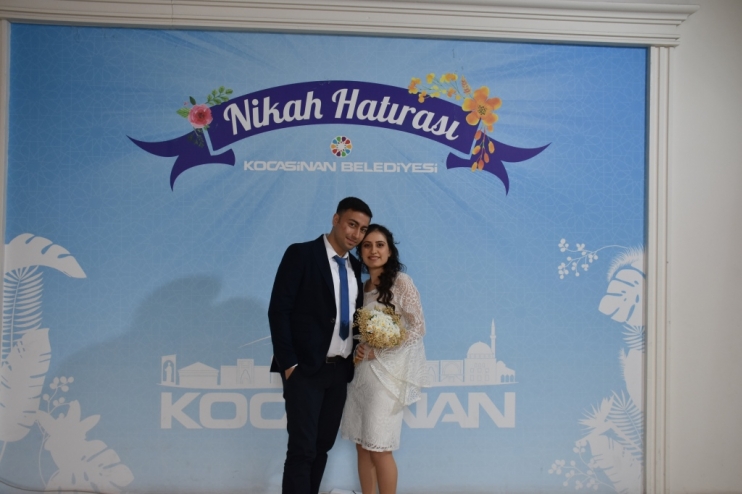 KOCASİNAN’DA BİR GÜNDE 23 ÇİFT, MUTLU YUVALARIN TEMELİNİ ATTI