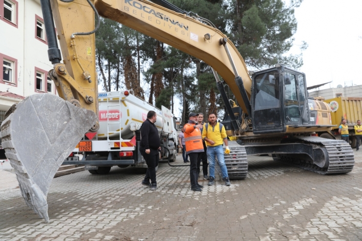BAŞKAN ÇOLAKBAYRAKDAR, ‘KARDEŞ BELEDİYE’ TÜRKOĞLU’NDA GÖNÜLLERE DOKUNUYOR