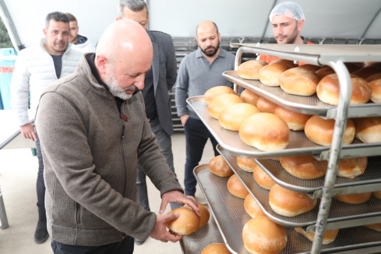 BAŞKAN ÇOLAKBAYRAKDAR, ‘KARDEŞ BELEDİYE’ TÜRKOĞLU’NDA GÖNÜLLERE DOKUNUYOR