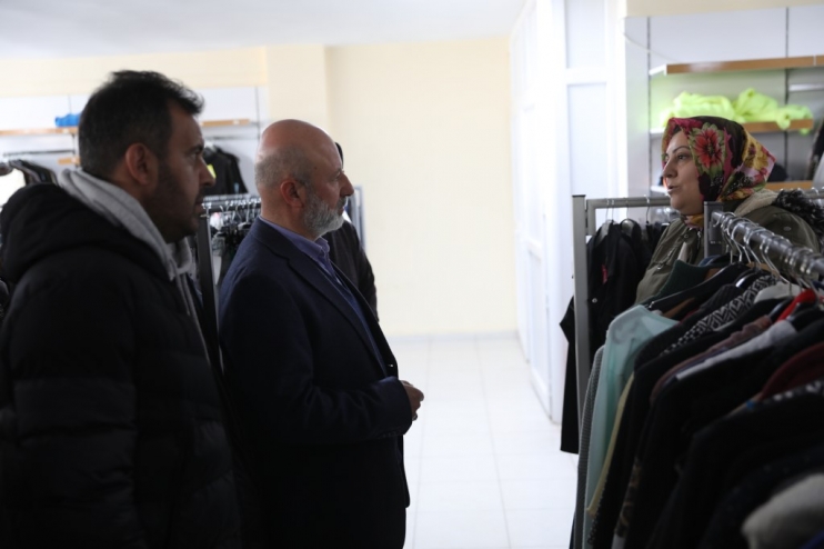 BAŞKAN ÇOLAKBAYRAKDAR; “DEPREMZEDE KARDEŞLERİMİZİN HER DAİM YANINDAYIZ”