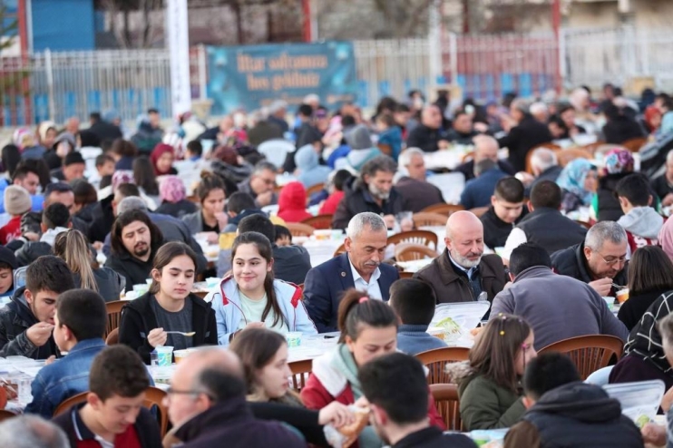 KOCASİNAN’NIN İFTARINA, 4 BİN 500 KİŞİ KATILDI