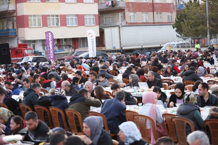 KOCASİNAN’NIN İFTARINA, 4 BİN 500 KİŞİ KATILDI