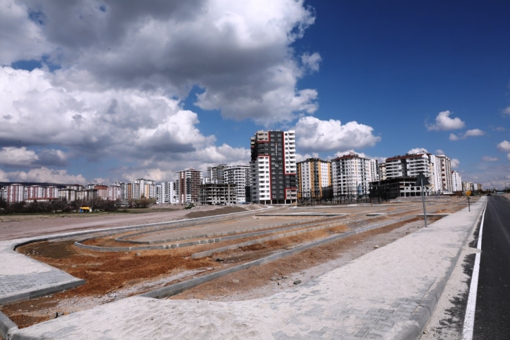 BAŞKAN ÇOLAKBAYRAKDAR; “KOCASİNAN, YENİ PARKLARIYLA DAHA DA GÜZELLEŞİYOR”