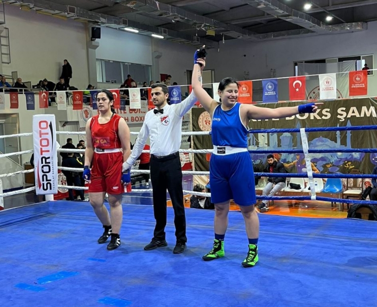 KOCASİNAN’IN BOKS SPORCULARI TÜRKMEN VE TAYYAR, TÜRKİYE İKİNCİSİ OLDU