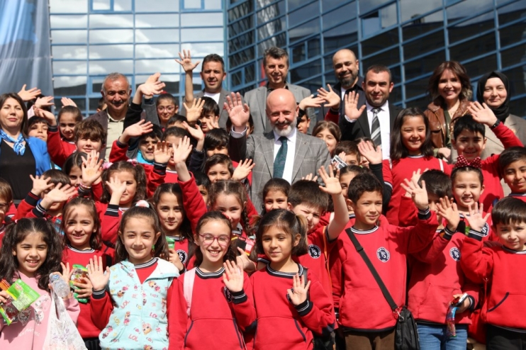 BAŞKAN ÇOLAKBAYRAKDAR’DAN ÇOCUKLARA AKIL VE ZEKA OYUNLARI MÜJDESİ