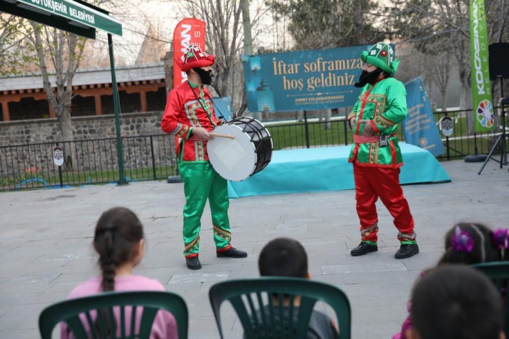 BAŞKAN ÇOLAKBAYRAKDAR, YETİM ÇOCUKLARLA İFTAR AÇTI