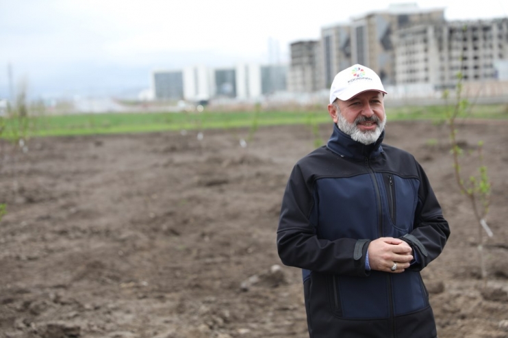 BAŞKAN ÇOLAKBAYRAKDAR’DAN KAYSERİ’DE YİNE İLK OLAN MEYVE BAHÇELİ PARK PROJESİ