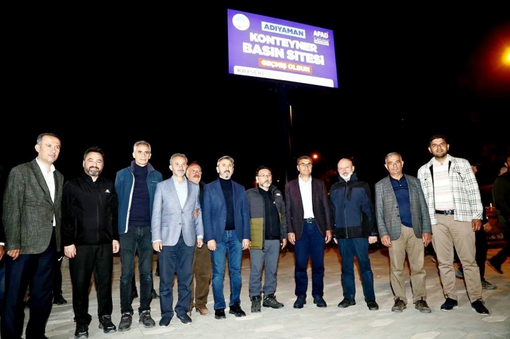 BAŞKAN ÇOLAKBAYRAKDAR, ADIYAMAN’DA DEPREMZEDELERLE İFTAR YAPTI VE İAŞE DAĞITTI