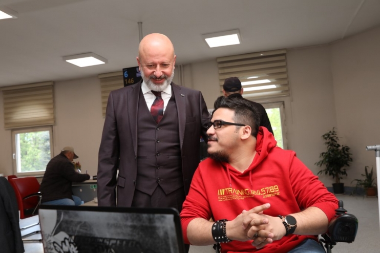 BAŞKAN ÇOLAKBAYRAKDAR, MESAİ ARKADAŞLARINA; “HER BİRİNİZ İSİMSİZ KAHRAMANLARSINIZ”DEDİ.