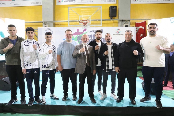 BAŞKAN ÇOLAKBAYRAKDAR; “GENÇLERİ, HİZMETLERİMİZLE BÜYÜK VE GÜÇLÜ TÜRKİYE’YE HAZIRLIYORUZ”
